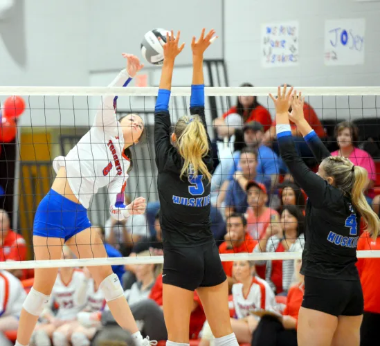 Toronto sweeps the Huskies on senior night